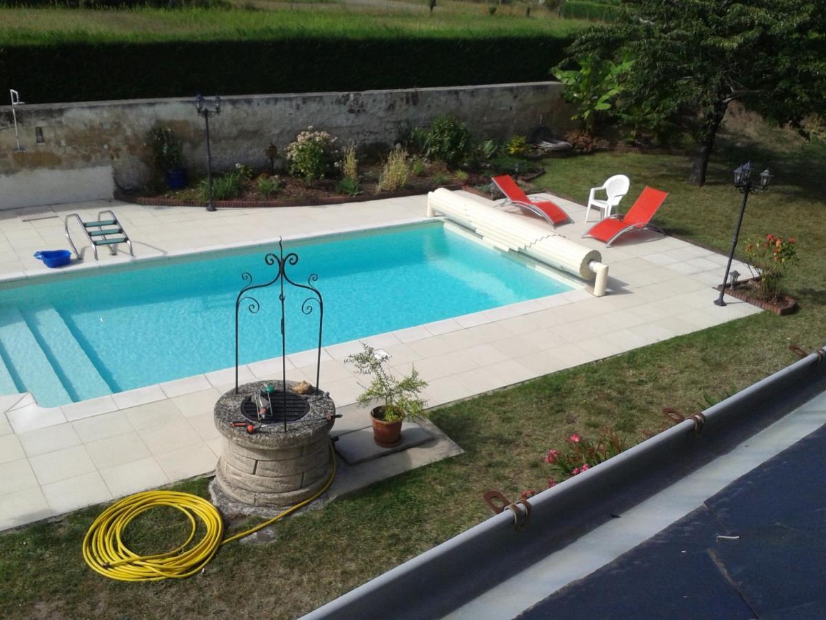 La Recre Bed & Breakfast Restigné Exterior photo
